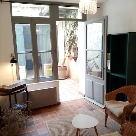 Maison Aigues-mortaise Dans La Cite *