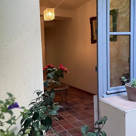 Bed & Breakfast Maison Aigues-mortaise Dans La Cite