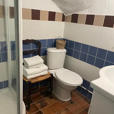 Bed & Breakfast Maison Aigues-mortaise Dans La Cite *