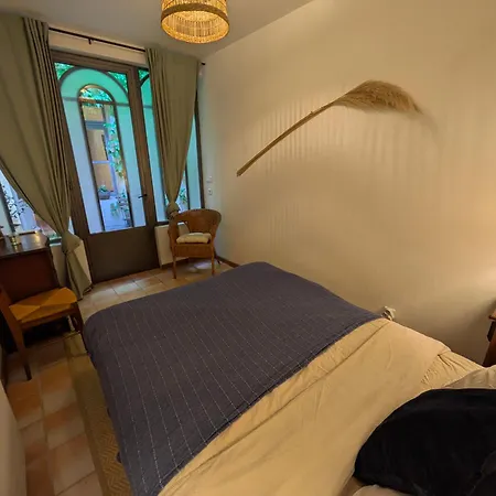Maison Aigues-mortaise Dans La Cite Bed & Breakfast Aigues-Mortes